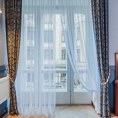 Revalia Freedom Square One Bedroom Talin