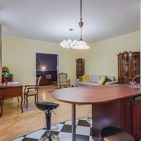 Apartamento Revalia Freedom Square One Bedroom Talin